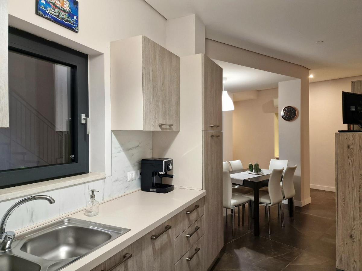 The White Domus Apartment Taormina Exterior photo